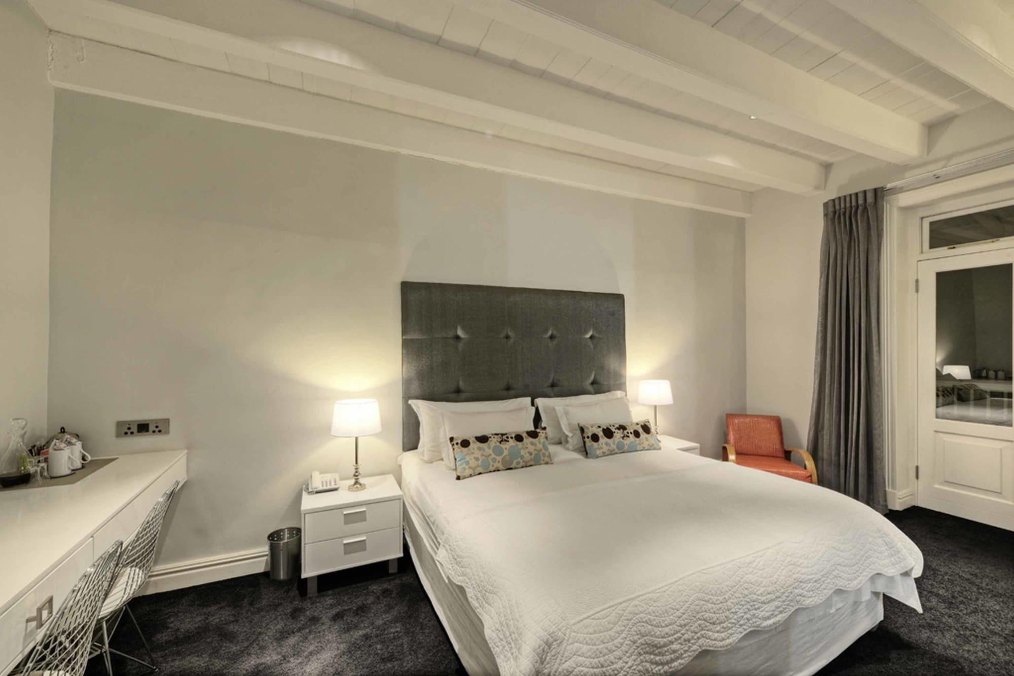 Bed & Breakfast Three Boutique Cape Town