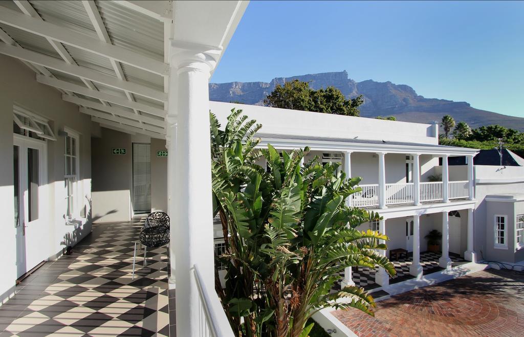 Bed & Breakfast Three Boutique